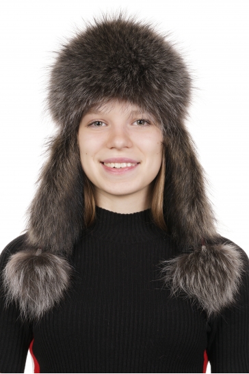 Шапка женская из натуральной замши с енотом